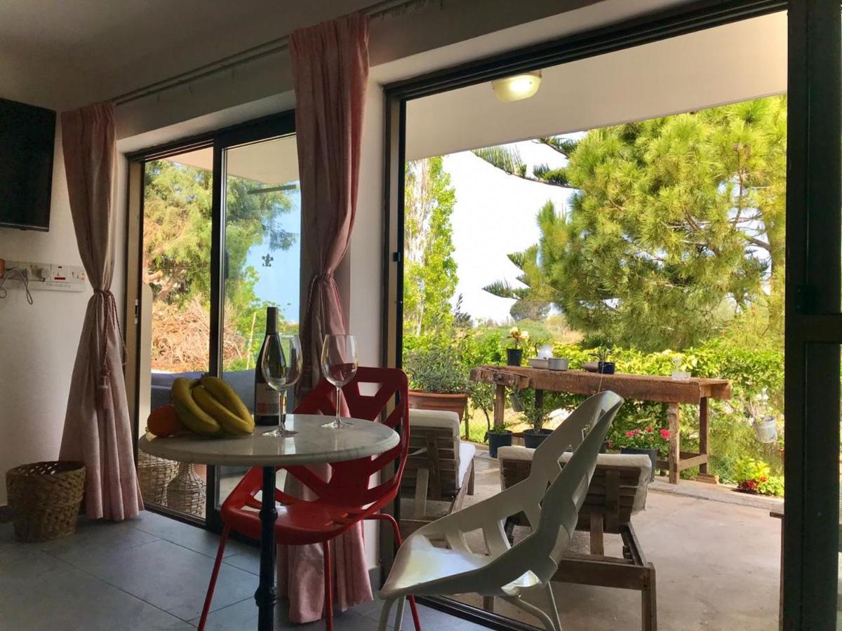 Sweet N' Boujee Studio Apartment With Varenda Paphos Extérieur photo